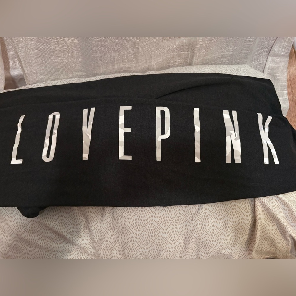 Victoria’s Secret PINK Charcoal Leggings | Camo “Love Pink” Logo | Tummy Control